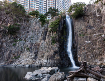 Visiting Waterfall Bay Park In Pokfulam, Hong Kong