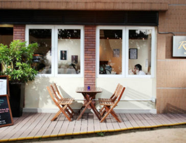 Cafe Roma On Park Island For Pizza On The Beach