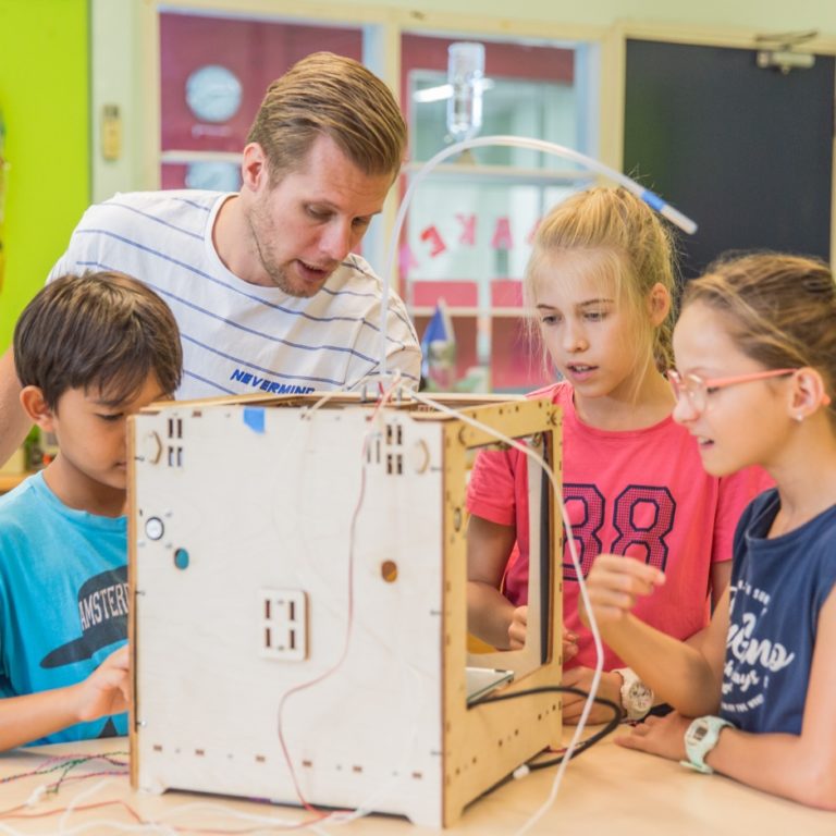 bilingual learning in singapore