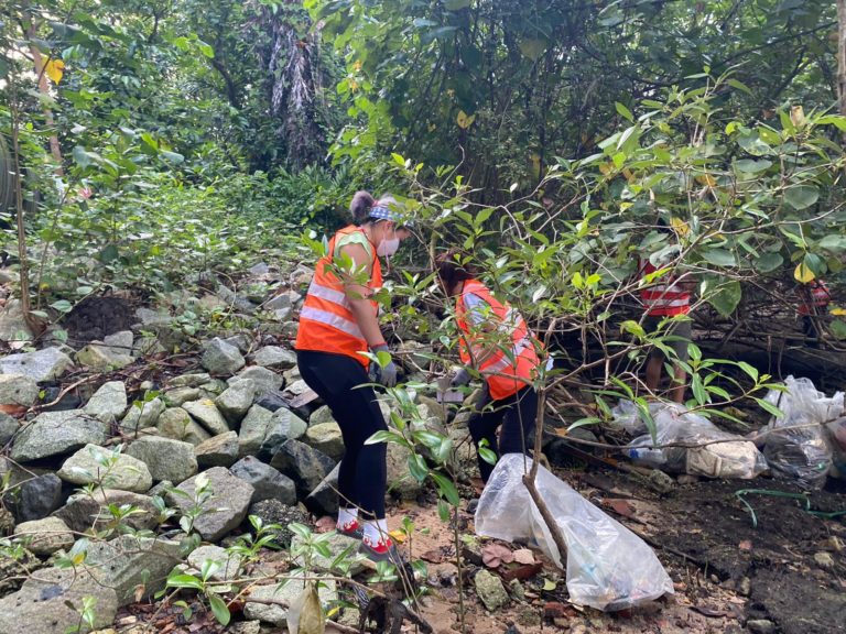 Eagle-Point-Coastal-Clean-Up-Singapore