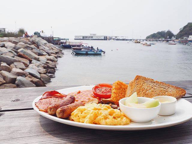 Full breakfast at the Hideout on Lamma Island