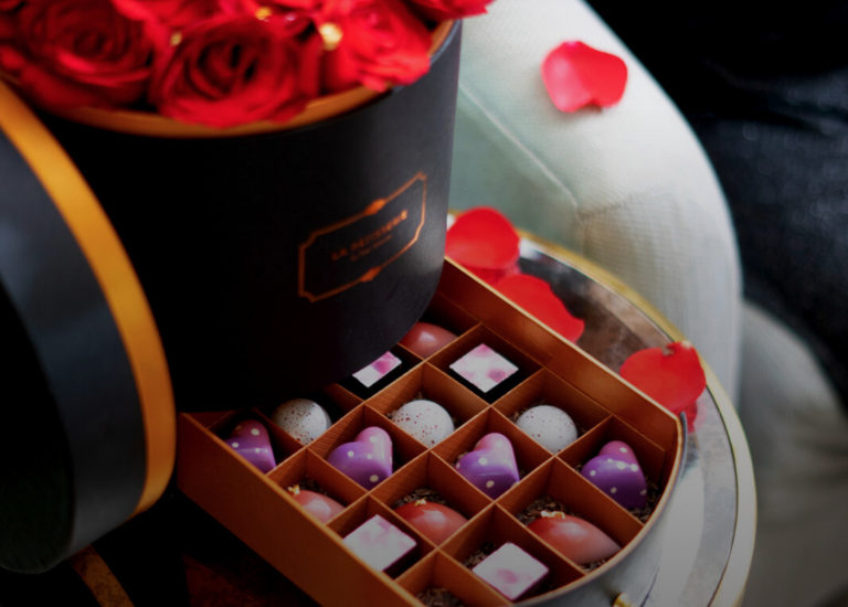 Four Seasons Hotel Best Valentine Hamper Dinner Romantic