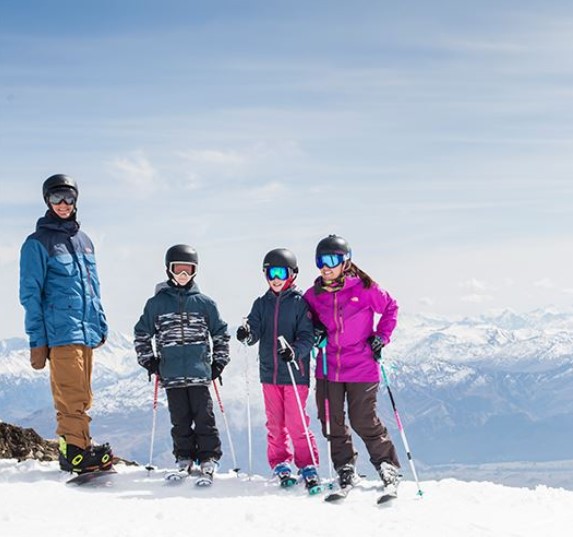 A-Guide-To-Skiing-In-New-Zealand-With-Kids-Queenstown-Main-Ski-Resort