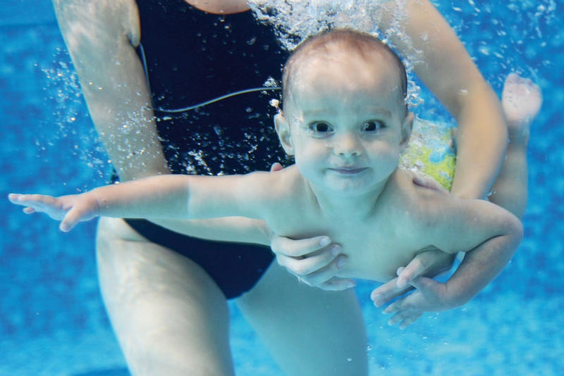 Swimming lessons for babies in Hong Kong
