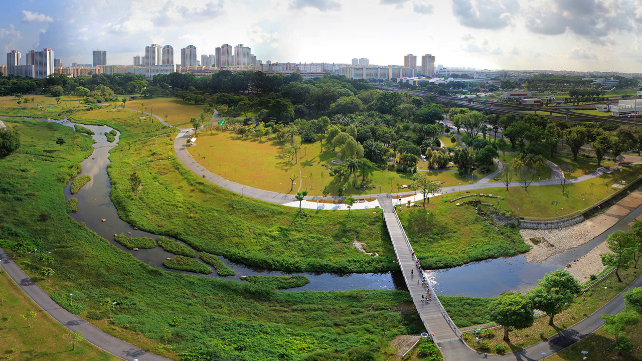 Stroller Friendly Walk at Bishan-Ang Mo Kio Park, SG