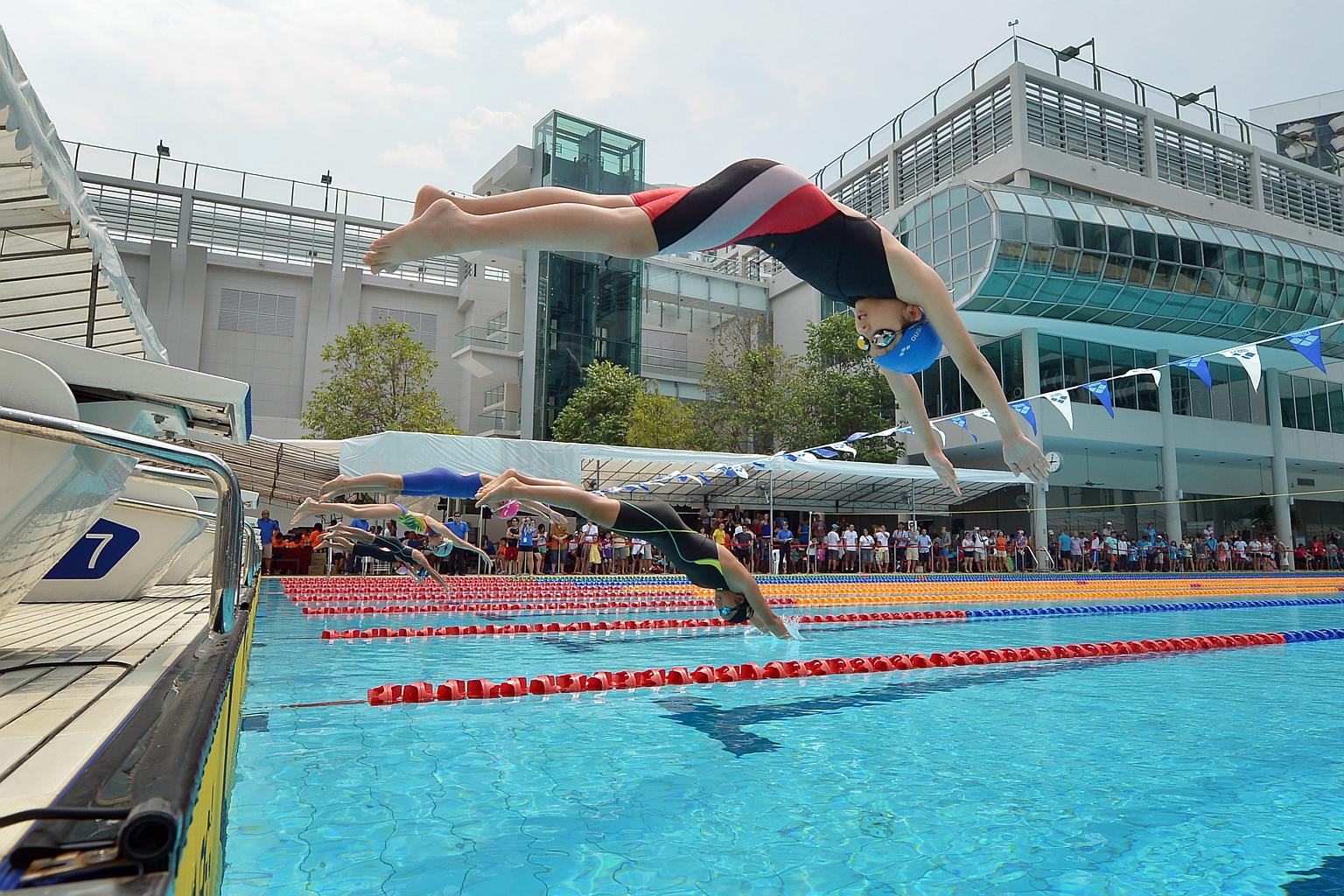Swim with kids at CHINESE SWIMMING CLUB, Singapore