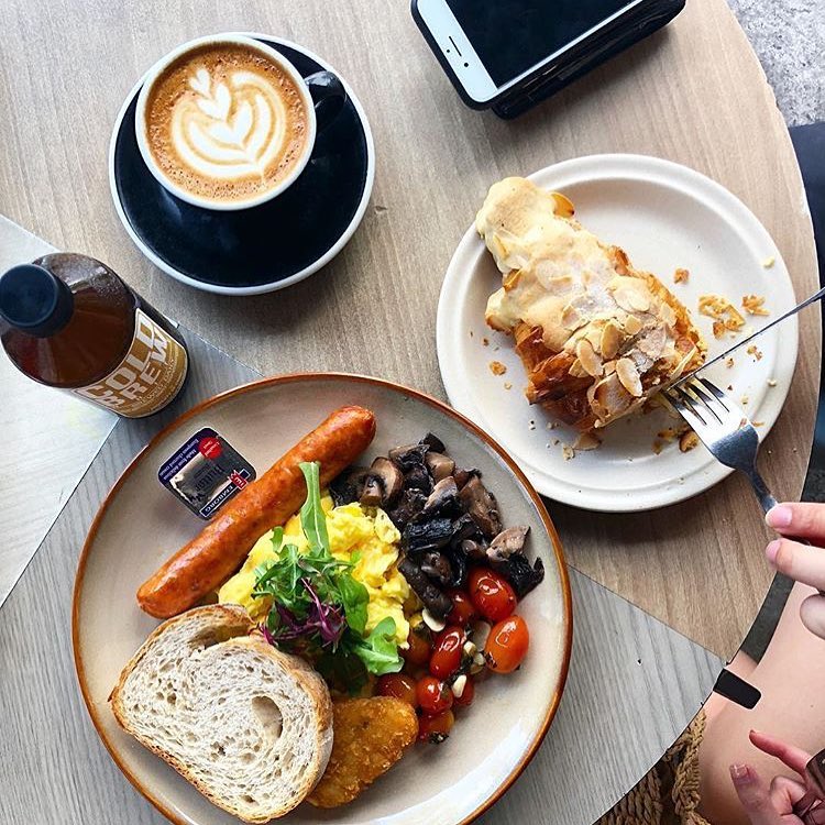 Breakfast At Chye Seng Hardware Singapore
