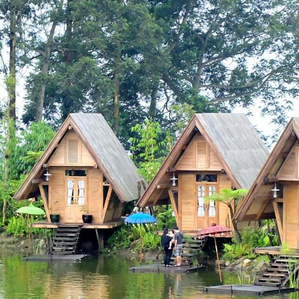 Villas On The Water At Dusun Bambu Jakarta