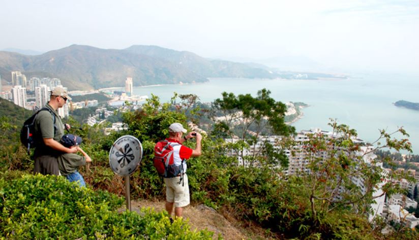 Family Hike In Discovery Bay - Hong Kong