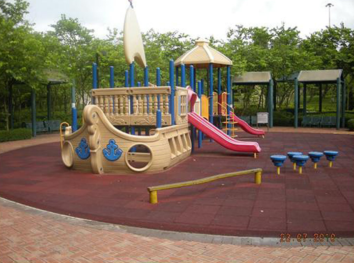 Lai-Chi-Kok-Playgrounds