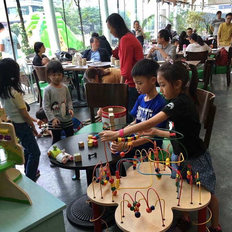 restaurants in hong kong with playrooms and playgrounds
