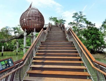 Gai Gai Tour For Guided Tours Around Mount Faber Park In Singapore