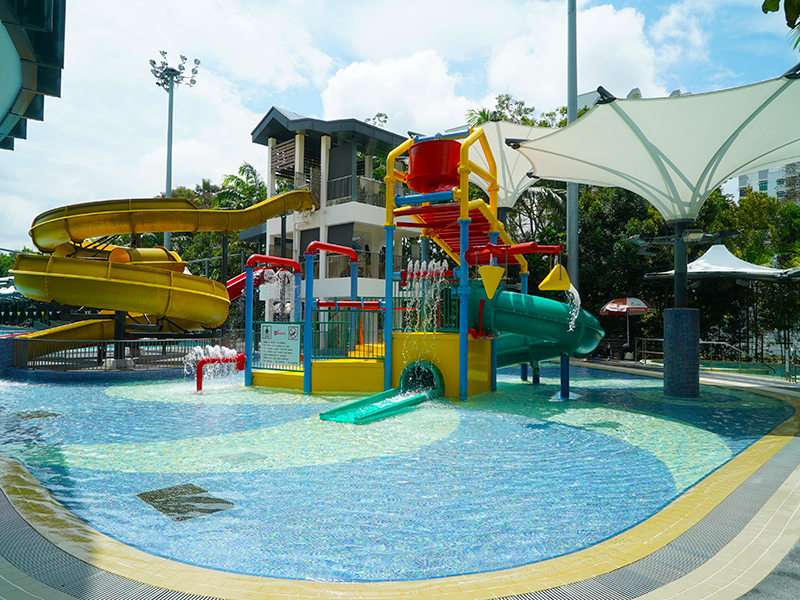 Swim with kids at PASIR RIS SWIMMING COMPLEX, SINGAPORE