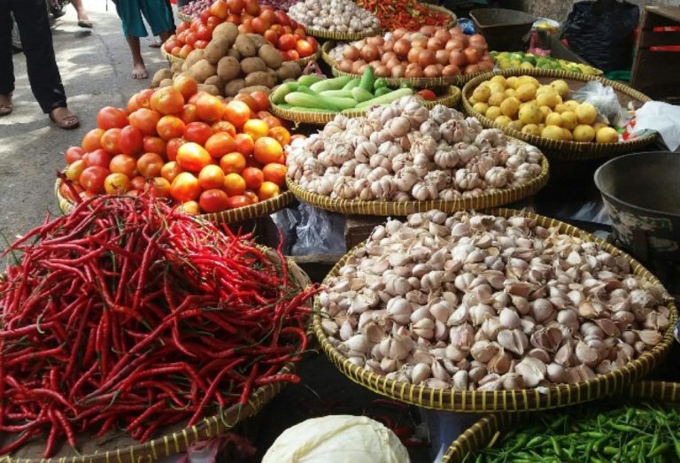 Pasar Kebayoran Lama: Food Market In Jakarta