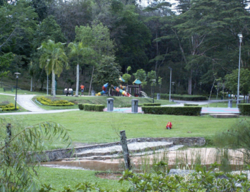 Family Hiking Trails At TTDI Park In Kuala Lumpur