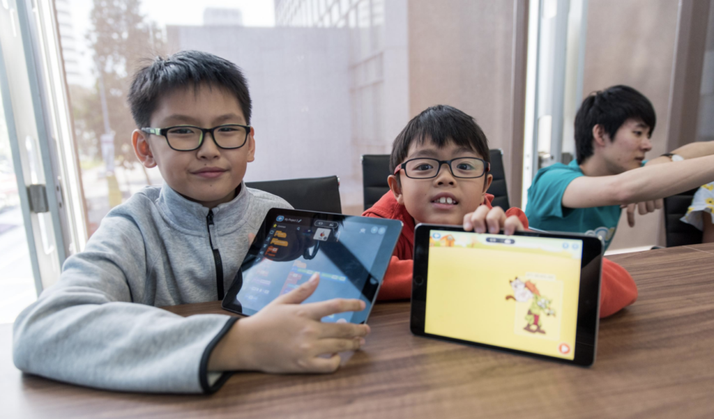 SOMOS summer camps and June holiday programmes for locals and international students in Singapore.