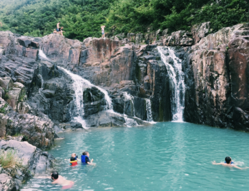 Visiting waterfalls in Hong Kong - Sheung Lok Stream