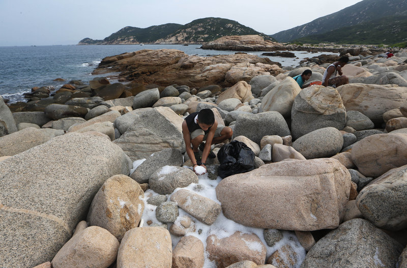 Green Adventures For Kids In Hong Kong - Beach Cleanup