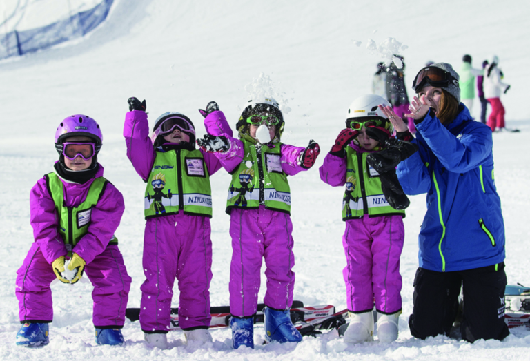Ski-Lessons-For-Kids-Niseko