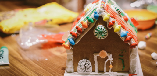 Kids-Gingerbread-House-Decorating-Class-In-Hong-Kong-2019_