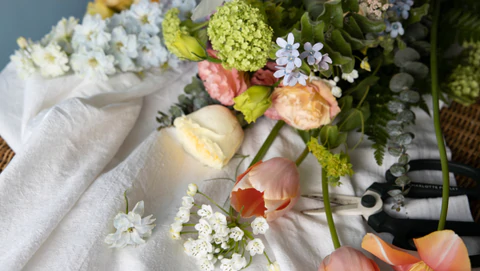 Flower Arrangment Classes By Charlotte Puxley