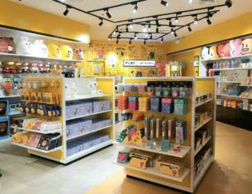 PLAY LINE FRIENDS Merchandise Shop In Singapore
