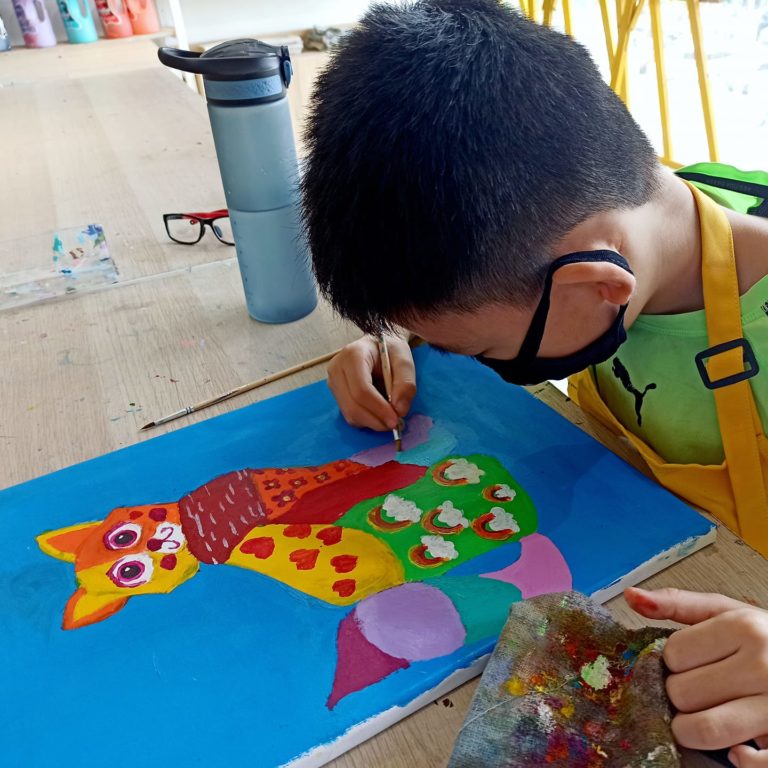 Yellow-Easel-Kuala-Lumpur