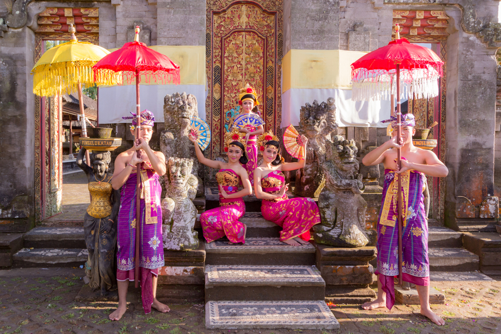 Legong And Barong Dances At Ubud Palace Bali