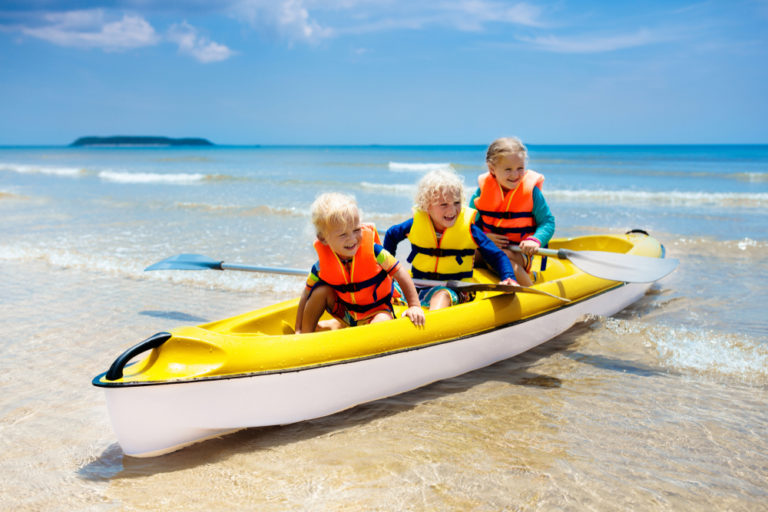 Family-Kayaking-In-Hong-Kong-In-Kwun-Yam-Wan