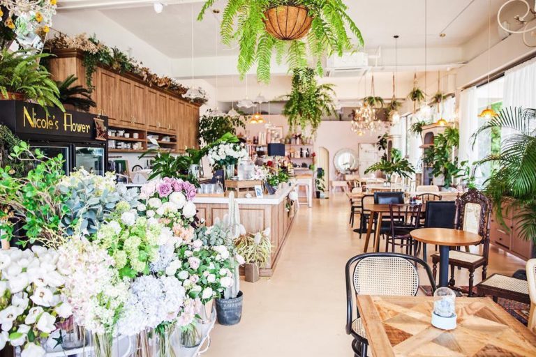 Cafe De Nicoles Flower