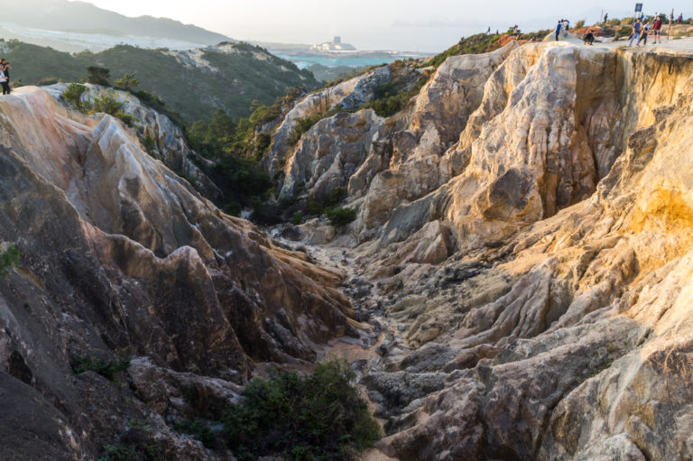 Pineapple Mountain:Po Lo Shan Hong Kong