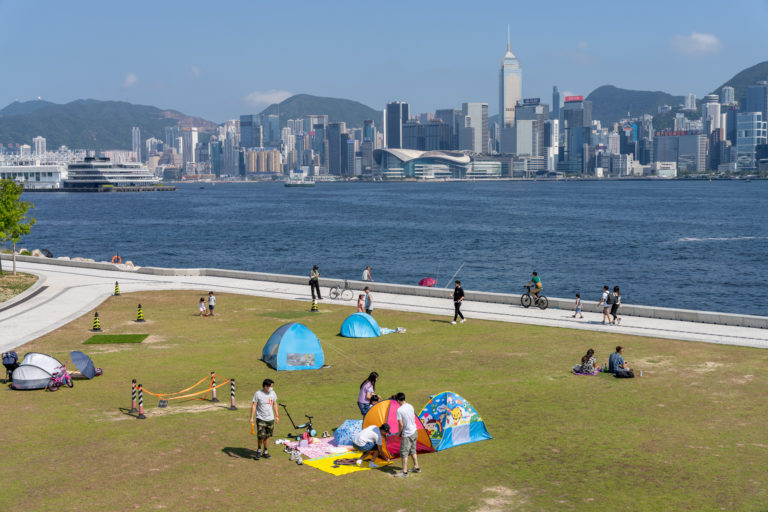 Picnic with kids at West-Kowloon-Cultural-District
