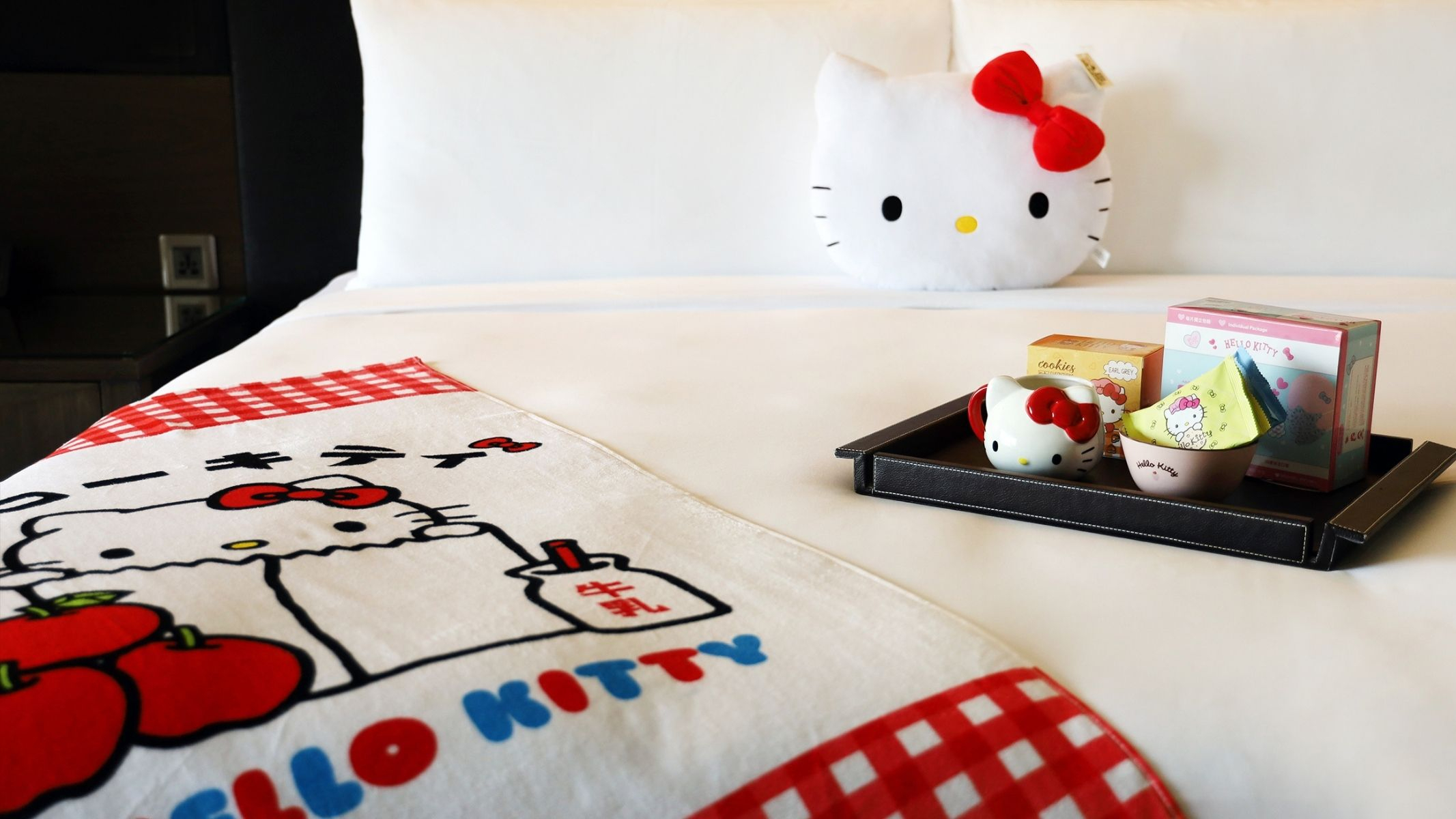 Fairmont Hotel Hello Kitty Staycation