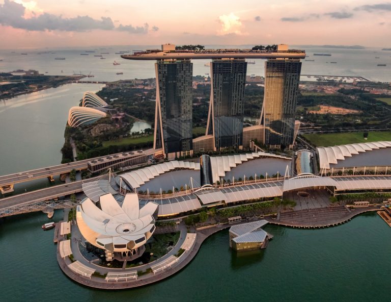 hong kong expat in singapore