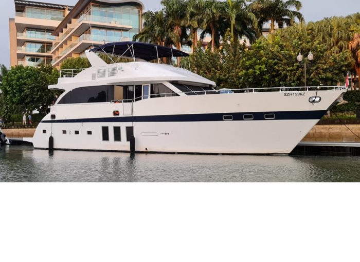 luxury birthday yacht singapore